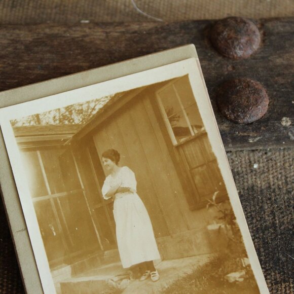 Vintage 1910s Photograph, Edwardian Photo Smiling Woman, Antique Black And White - Picture 5 of 10